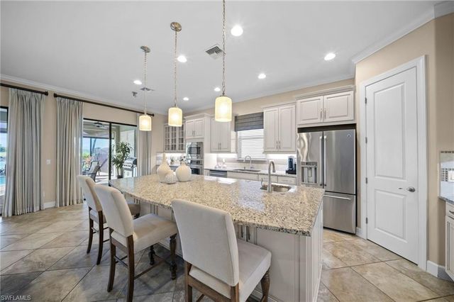 9146 Trivoli TER, Naples, FL 34119