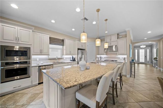 9146 Trivoli TER, Naples, FL 34119