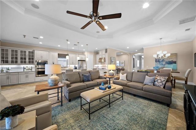 9146 Trivoli TER, Naples, FL 34119