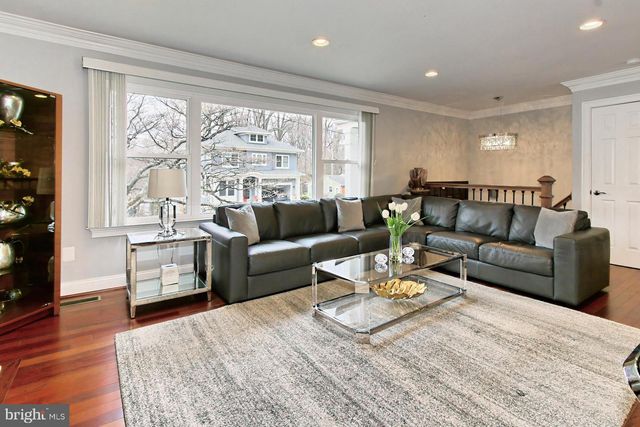 212 ROSS DR SW, Vienna, VA 22180