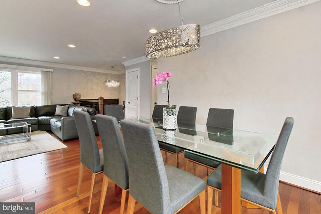 212 ROSS DR SW, Vienna, VA 22180