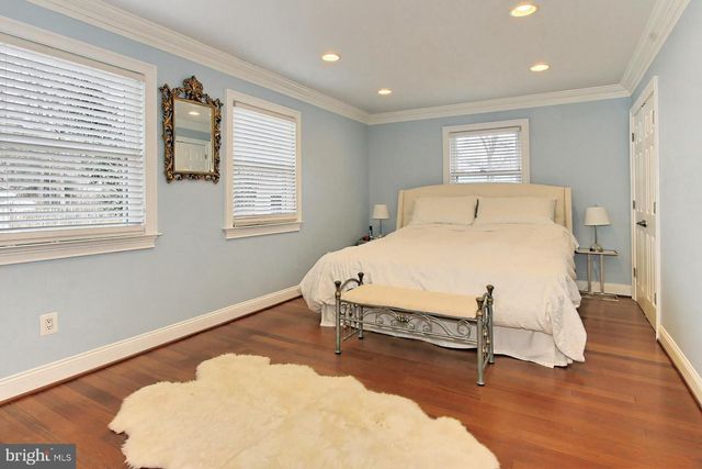 212 ROSS DR SW, Vienna, VA 22180