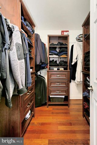 212 ROSS DR SW, Vienna, VA 22180