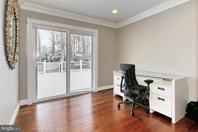 212 ROSS DR SW, Vienna, VA 22180