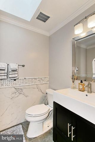 212 ROSS DR SW, Vienna, VA 22180