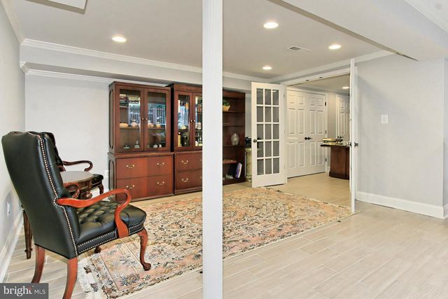 212 ROSS DR SW, Vienna, VA 22180