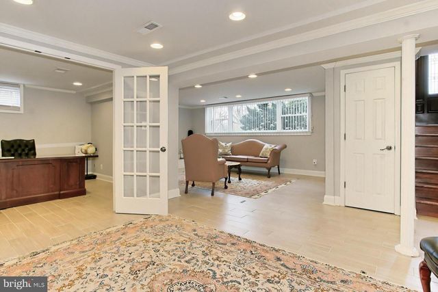 212 ROSS DR SW, Vienna, VA 22180