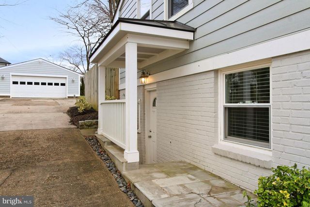 212 ROSS DR SW, Vienna, VA 22180