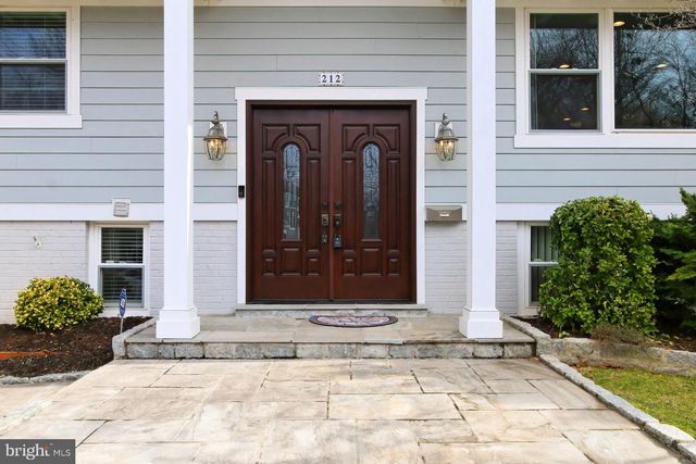 212 ROSS DR SW, Vienna, VA 22180