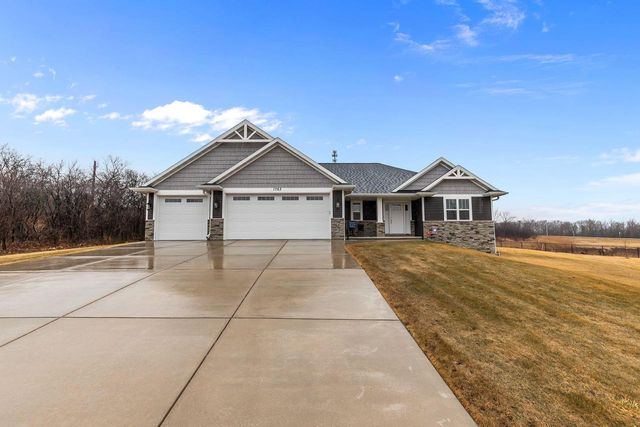 1763 SWISS ALPS COURT, Greenleaf, WI 54126