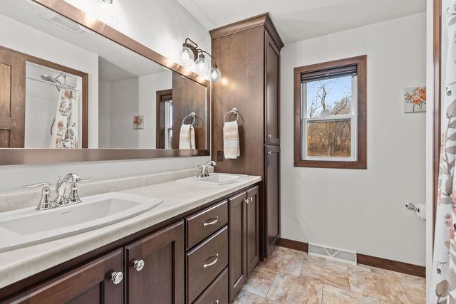 1763 SWISS ALPS COURT, Greenleaf, WI 54126