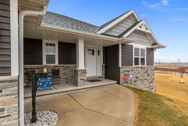 1763 SWISS ALPS COURT, Greenleaf, WI 54126