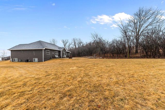 1763 SWISS ALPS COURT, Greenleaf, WI 54126