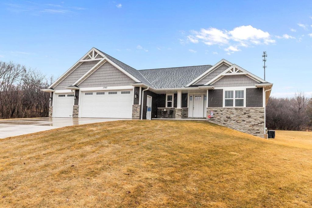 1763 SWISS ALPS COURT, Greenleaf, WI 54126