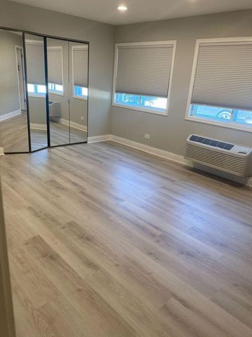 980 N Lakeside Drive 1B, Vernon Hills, IL 60061