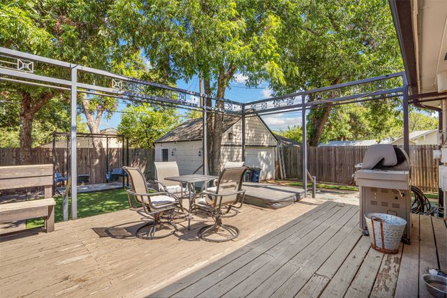 5320 El Campo Avenue, Fort Worth, TX 76107