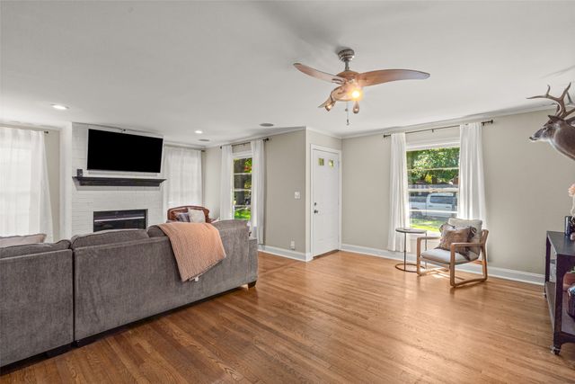 5320 El Campo Avenue, Fort Worth, TX 76107