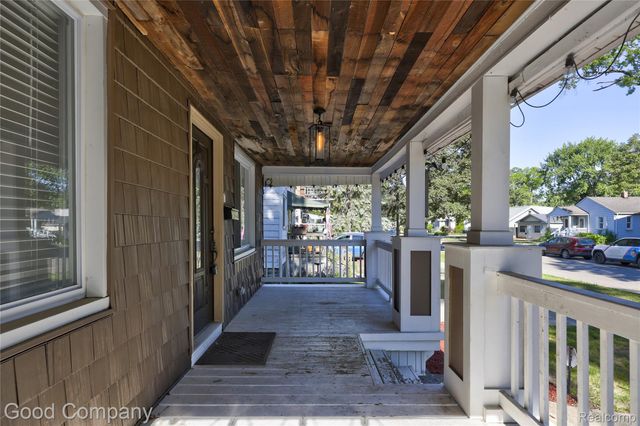 564 E Lewiston Avenue, Ferndale, MI 48220