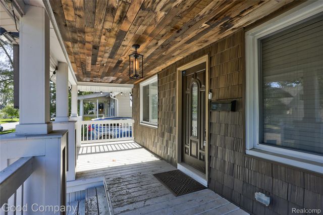 564 E Lewiston Avenue, Ferndale, MI 48220