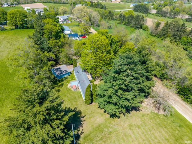 5200 N 325 E, Howe, IN 46746