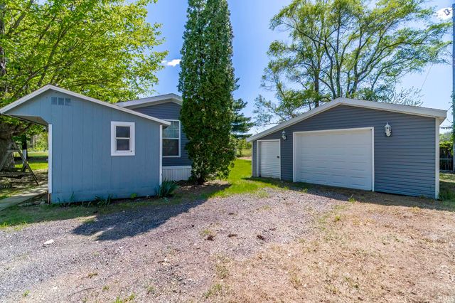 5200 N 325 E, Howe, IN 46746