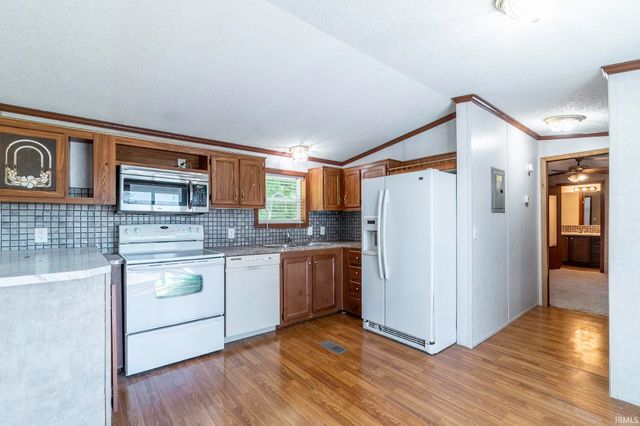 5200 N 325 E, Howe, IN 46746