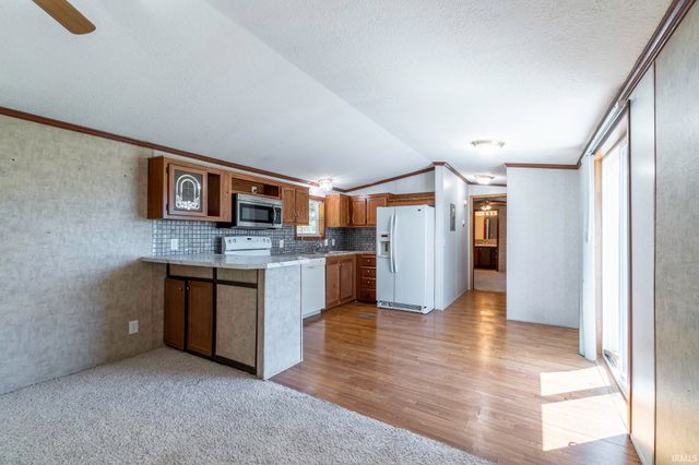 5200 N 325 E, Howe, IN 46746