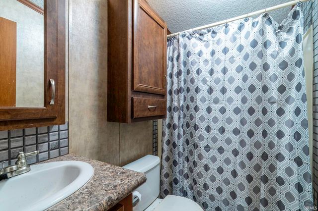 5200 N 325 E, Howe, IN 46746