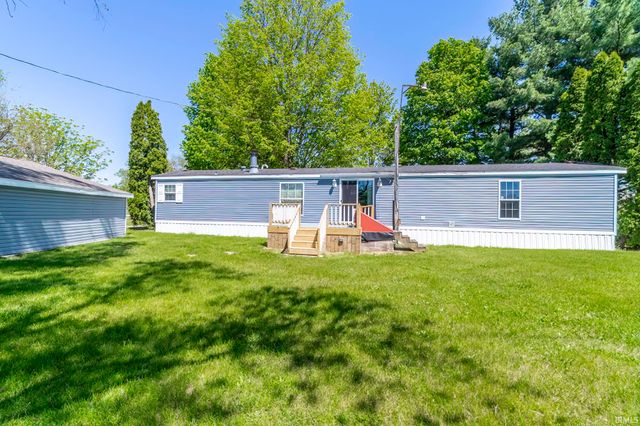 5200 N 325 E, Howe, IN 46746