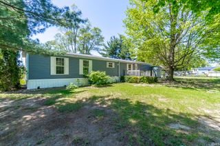 5200 N 325 E, Howe, IN 46746