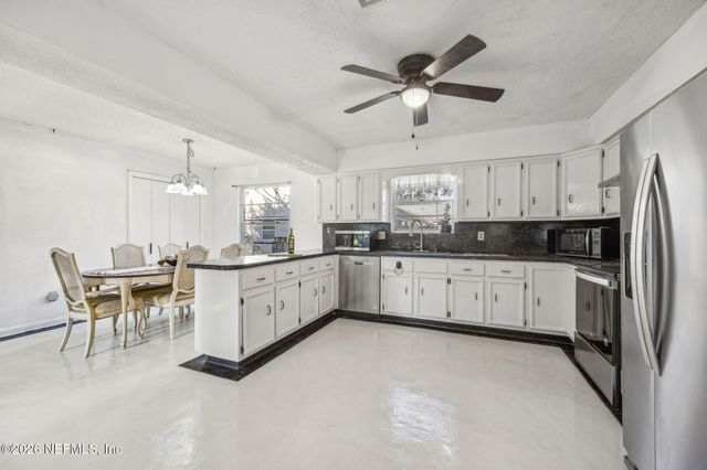 9665 SCOTT MILL ESTATES Way, Jacksonville, FL 32257