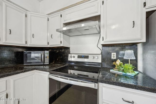 9665 SCOTT MILL ESTATES Way, Jacksonville, FL 32257