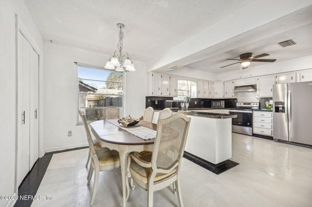 9665 SCOTT MILL ESTATES Way, Jacksonville, FL 32257