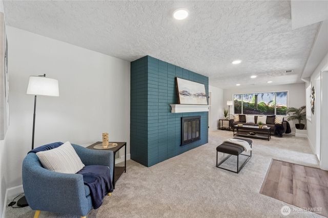 18832 1st Place SW, Normandy Park, WA 98166
