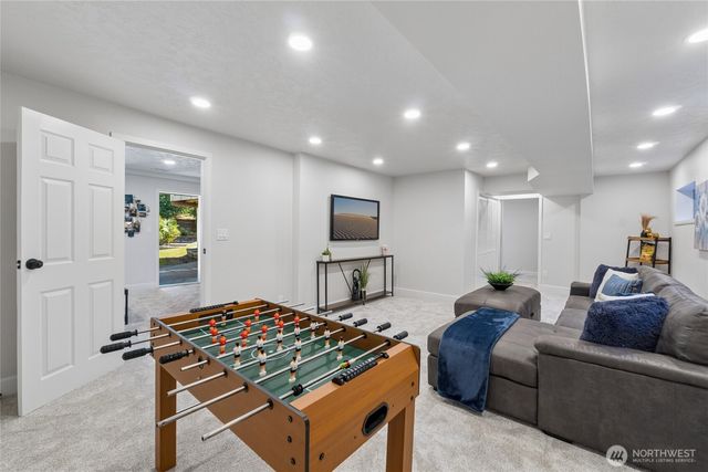 18832 1st Place SW, Normandy Park, WA 98166