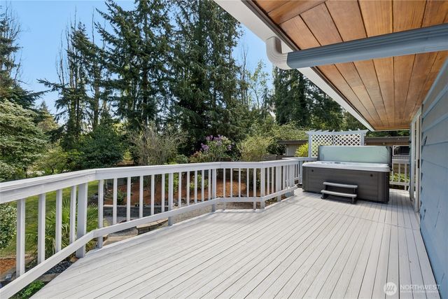 18832 1st Place SW, Normandy Park, WA 98166