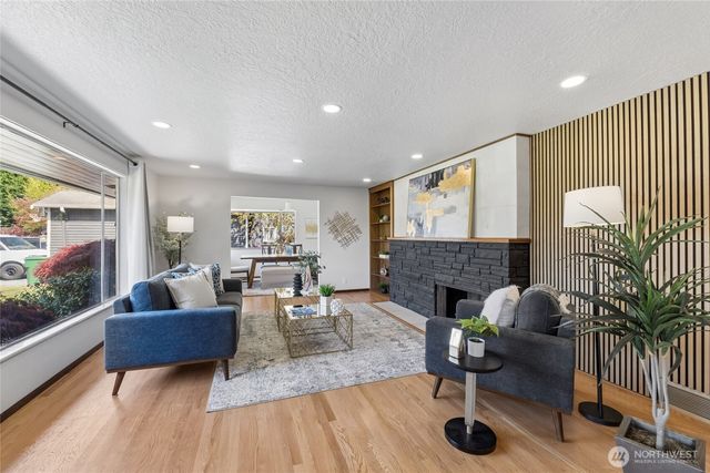 18832 1st Place SW, Normandy Park, WA 98166