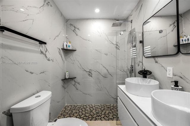 285 NW 45th St, Miami, FL 33127