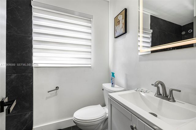 285 NW 45th St, Miami, FL 33127