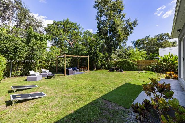 285 NW 45th St, Miami, FL 33127