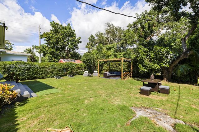 285 NW 45th St, Miami, FL 33127