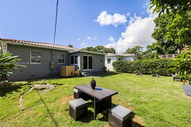 285 NW 45th St, Miami, FL 33127