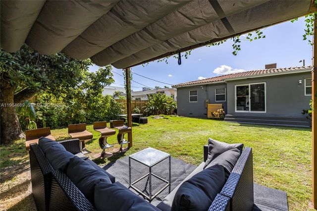 285 NW 45th St, Miami, FL 33127