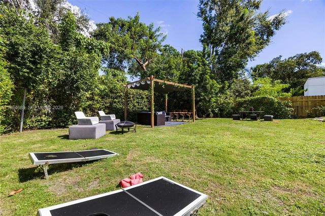 285 NW 45th St, Miami, FL 33127