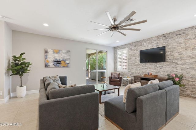 2698 E BOSTON Street, Gilbert, AZ 85295