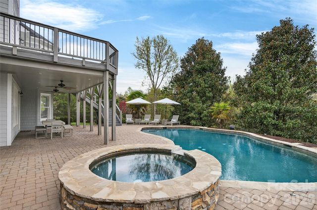 18502 Green Knoll Trace, Davidson, NC 28036