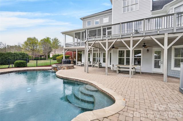 18502 Green Knoll Trace, Davidson, NC 28036