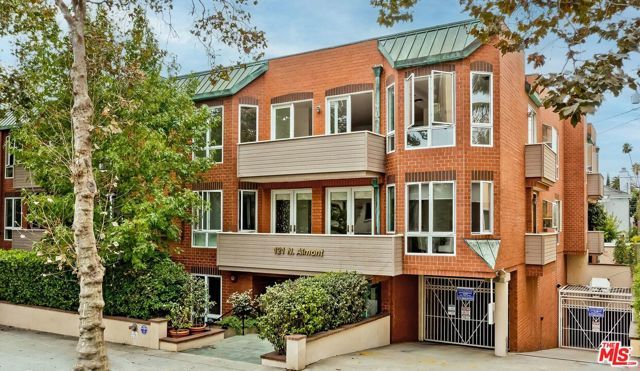 121 N Almont Drive 205, Beverly Hills, CA 90211