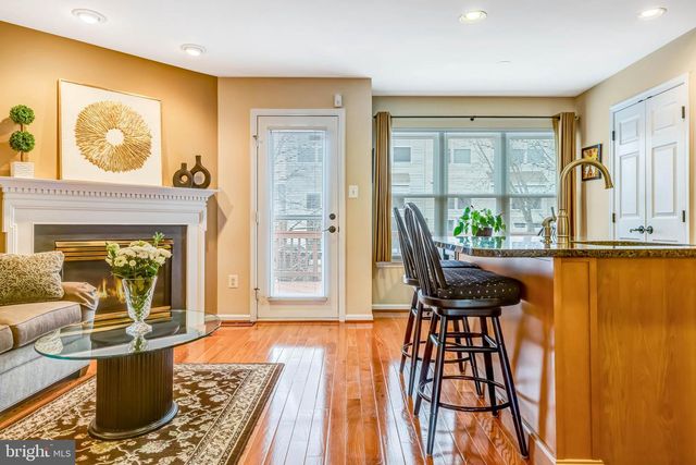 6618 HUNTER CREEK LN, Alexandria, VA 22315