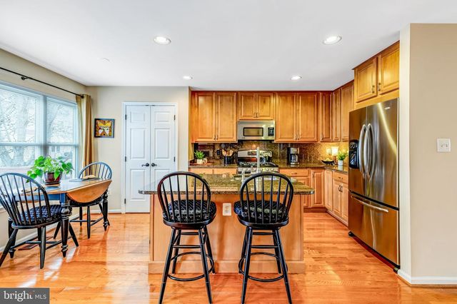 6618 HUNTER CREEK LN, Alexandria, VA 22315